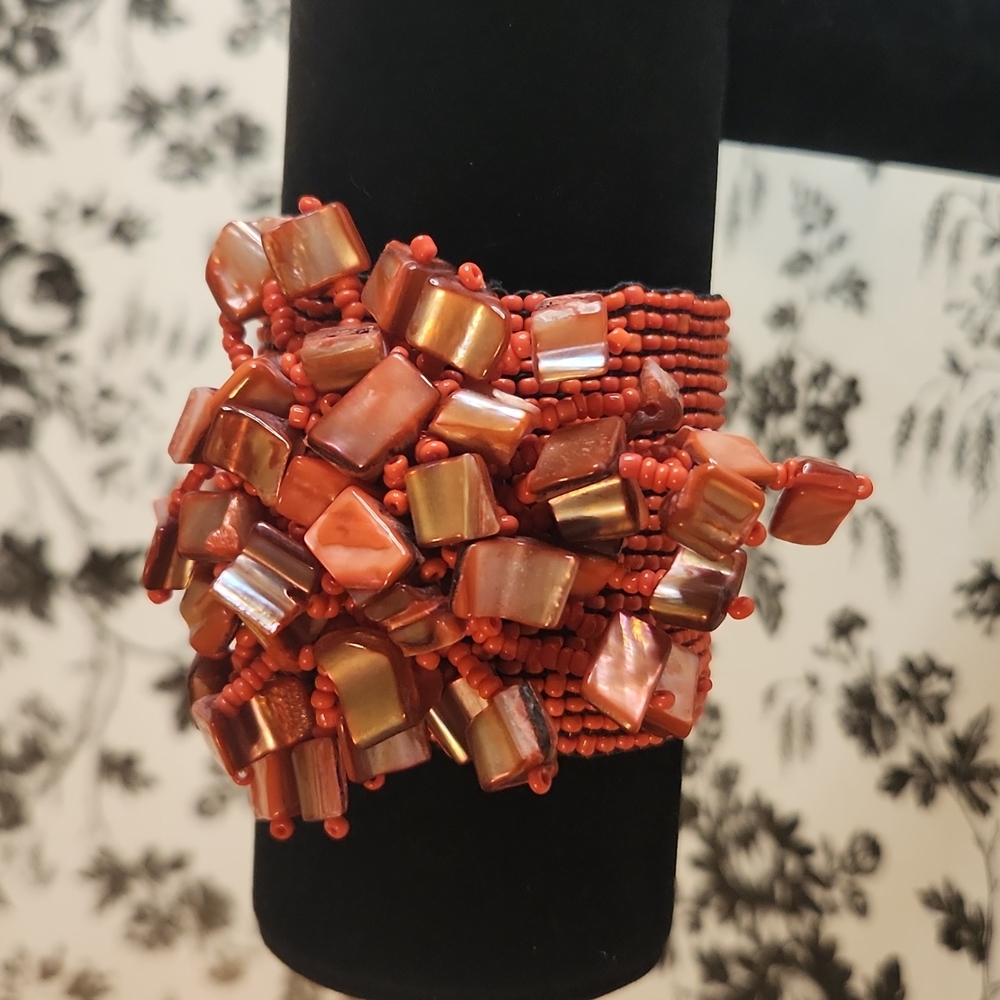 Red strichy bracelet jg13